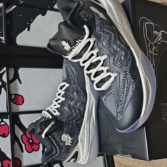 Moolah Neovolt Pro V2 Athletic Shoes - Black and White New Size 6 - Picture 2 of 13